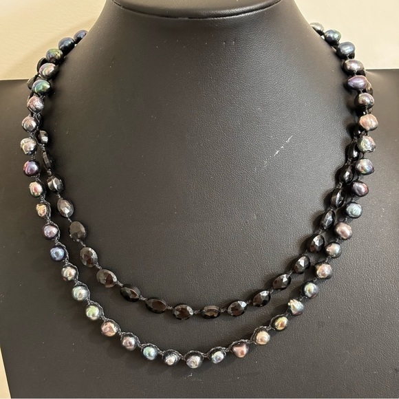 Vintage extra long peacock pearls and black jet - Picture 6 of 9